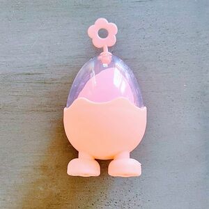 Light Pink Beauty Blender Sponge Plastic Egg Shaped Bow Chick Feet Paw Container